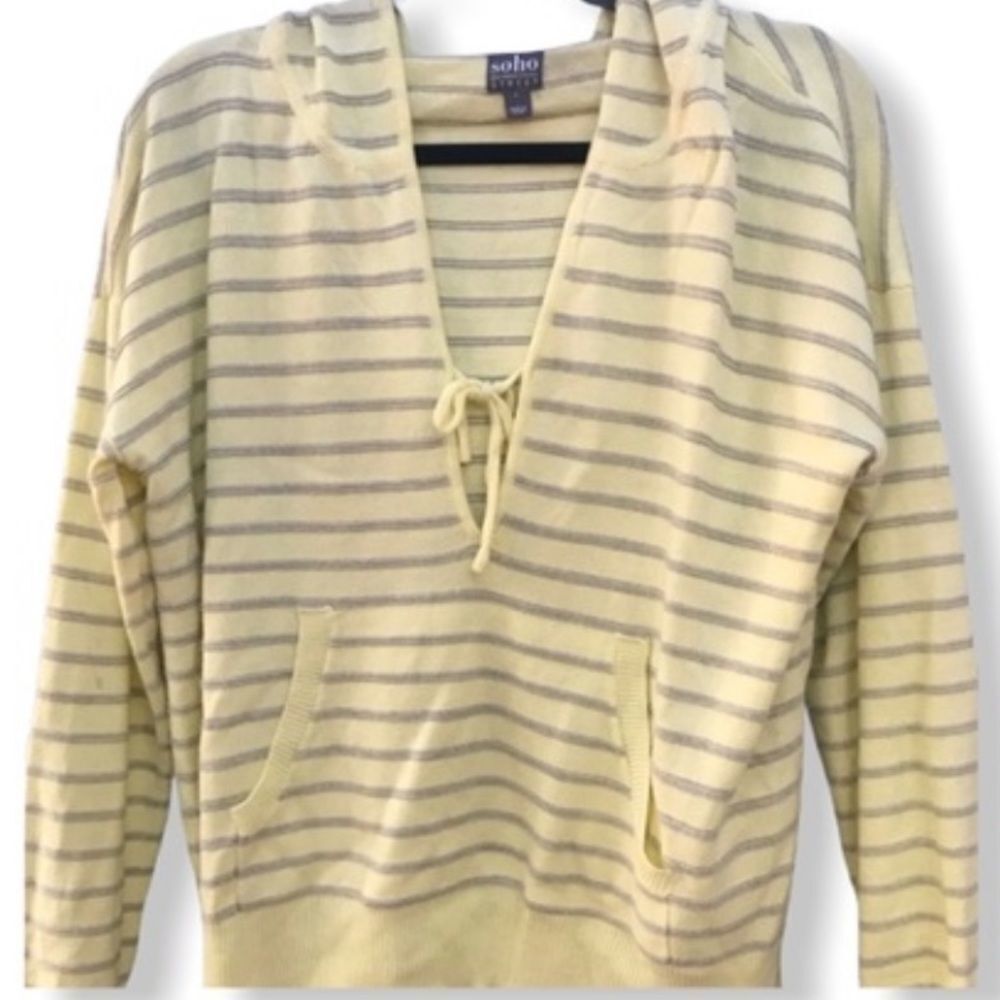 SOHO Street Acrylic Hoody Sweater‎